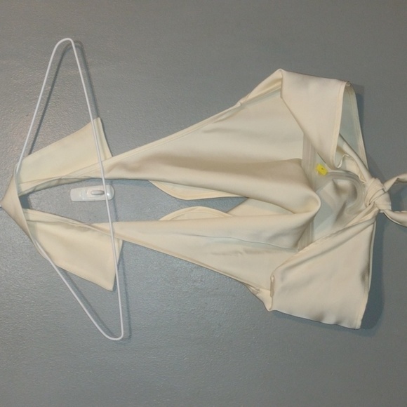 Crow neck collared back ties halter top size medium - Picture 2 of 4